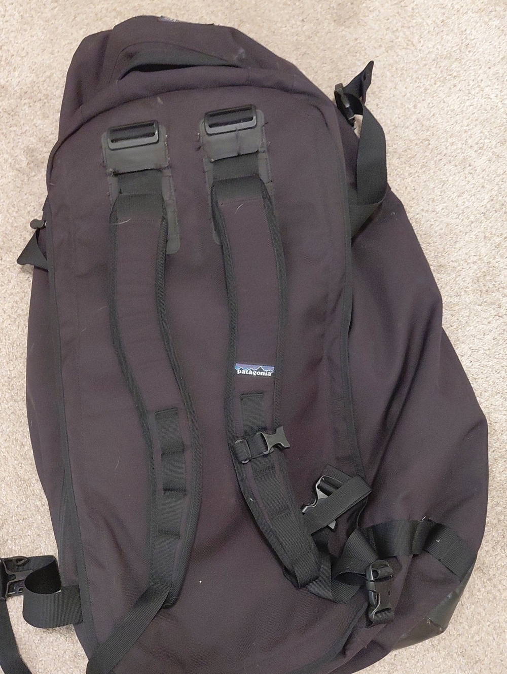 Patagonia Black Men's Backpack Extremely Big Hike/Camp/Travel Carry On Size
